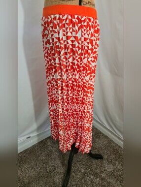 Red & White Geometric Pleated Maxi Skirt